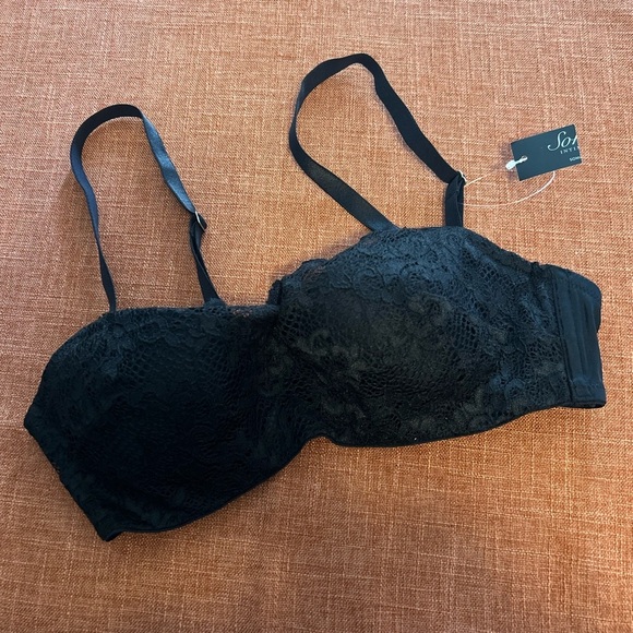 Lace Bralette in Black - Picture 5 of 7